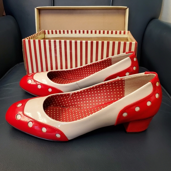 B.A.I.T. slip on low heel pumps - Picture 3 of 9